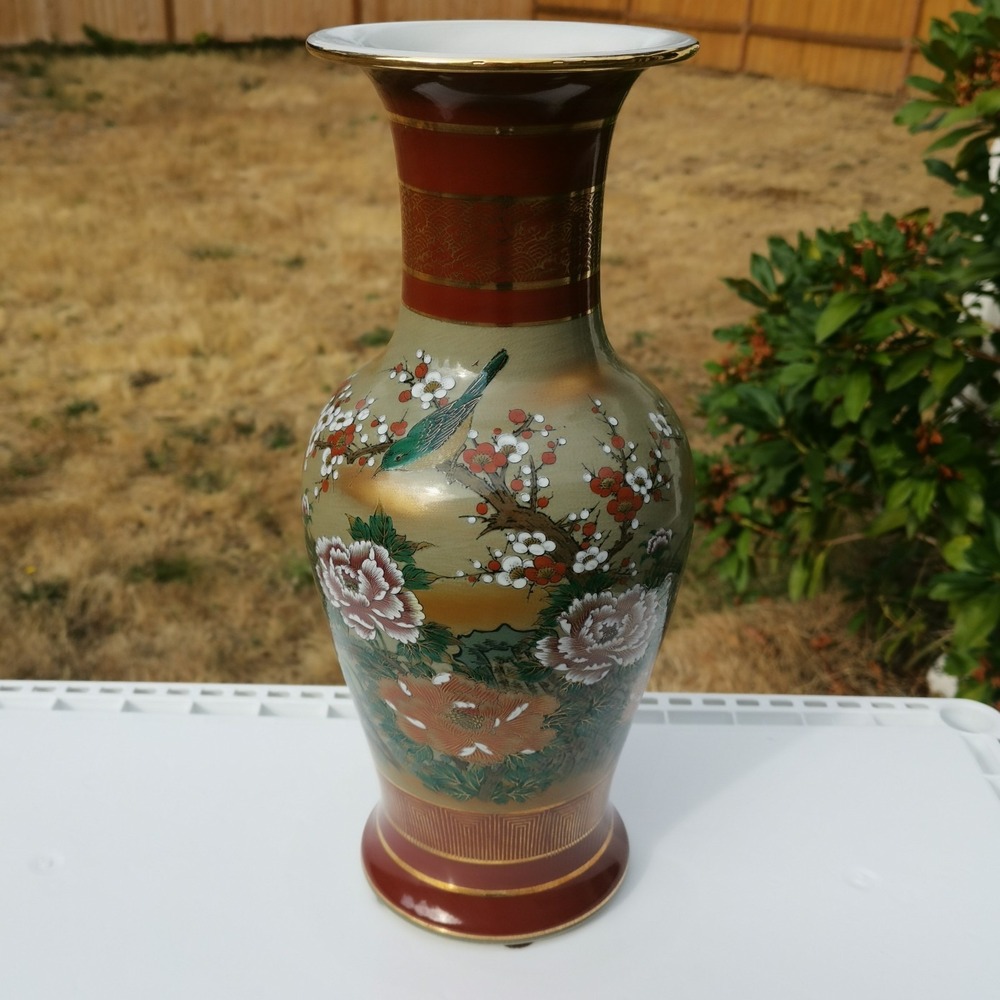Antique Japanese Toyo Vase, Height 15" Inc.